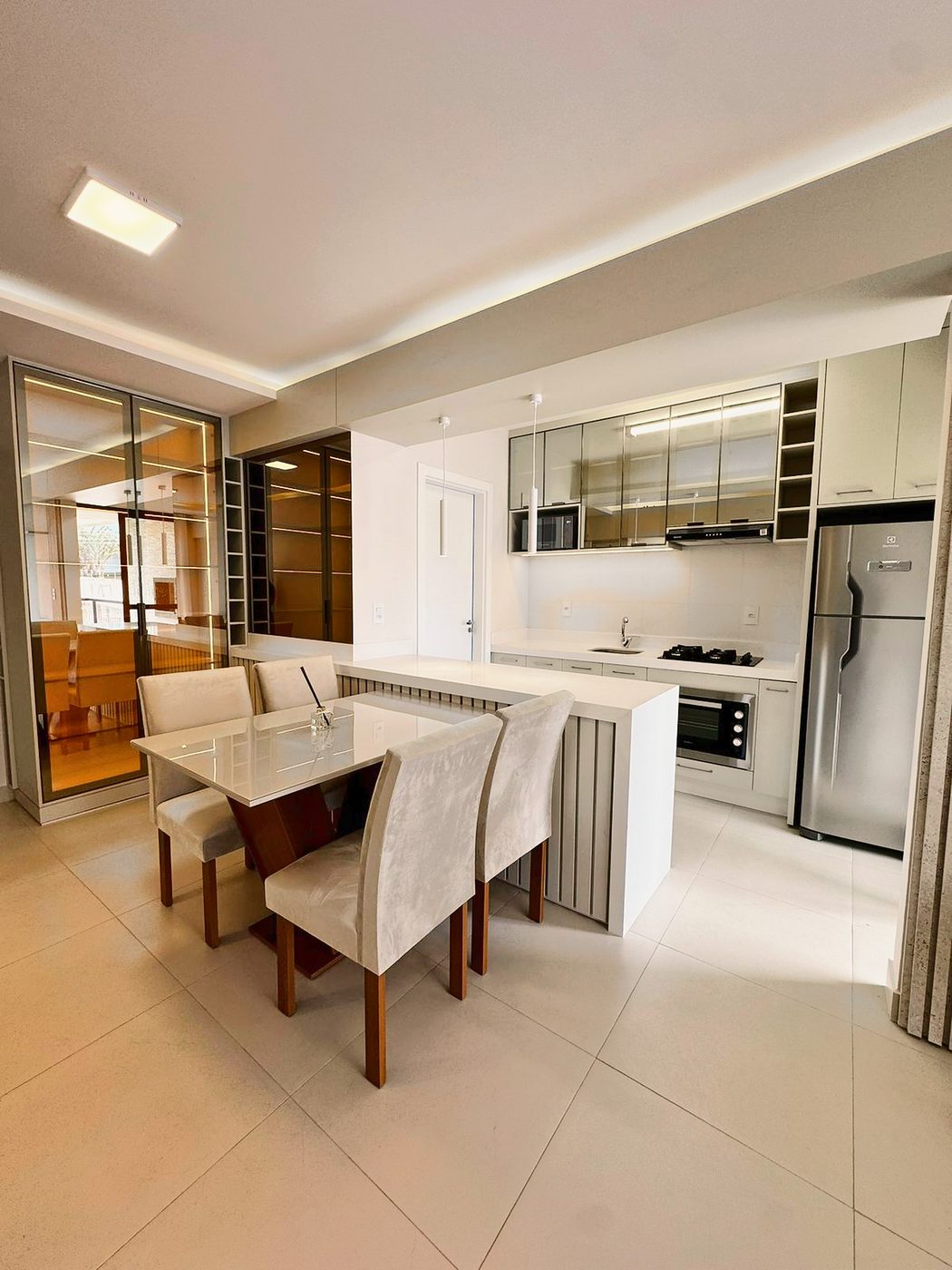 Residencial Sette — Sala de jantar integrada à cozinha