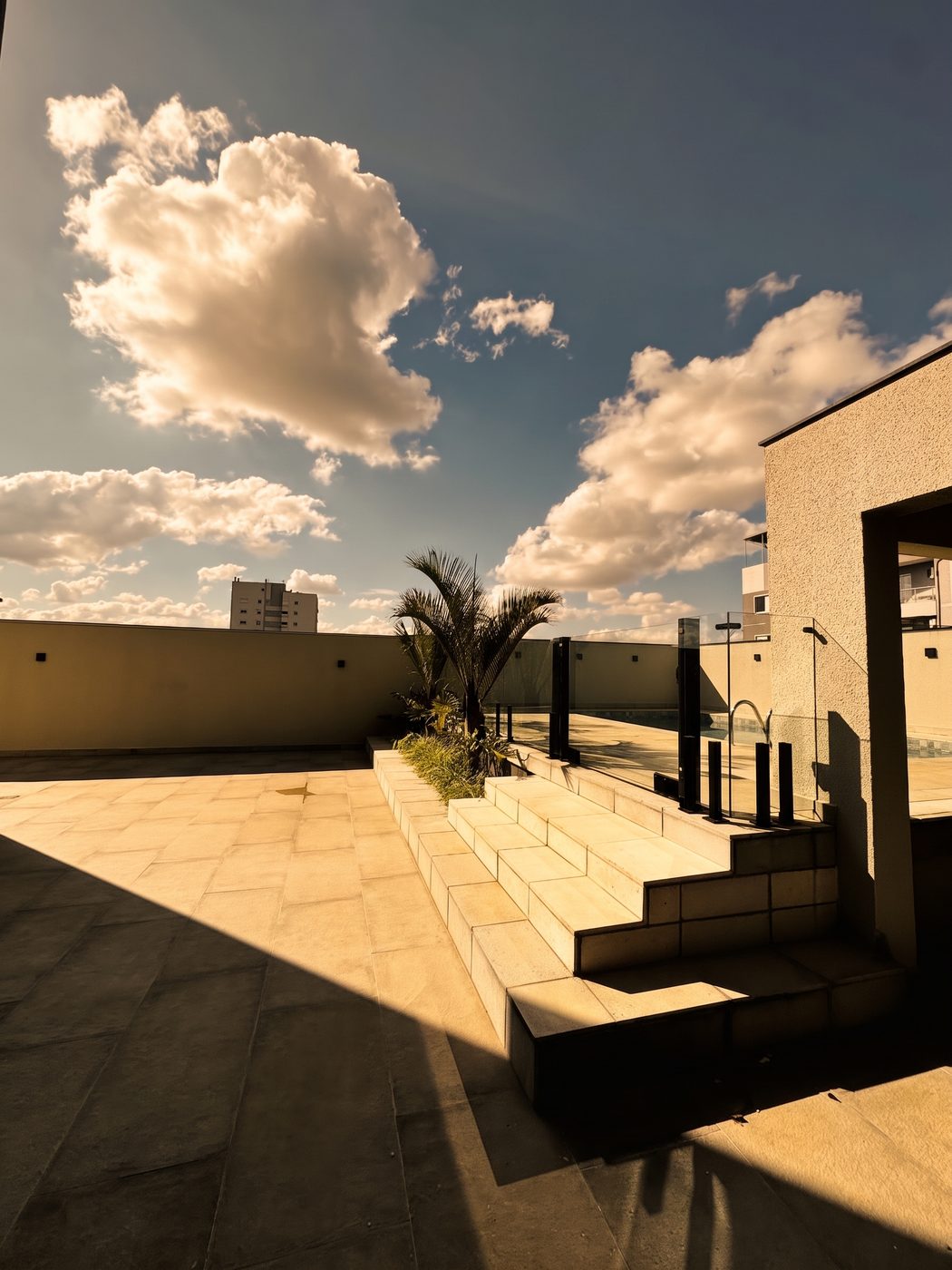 Residencial Sette — Terraço com vista e área de convívio